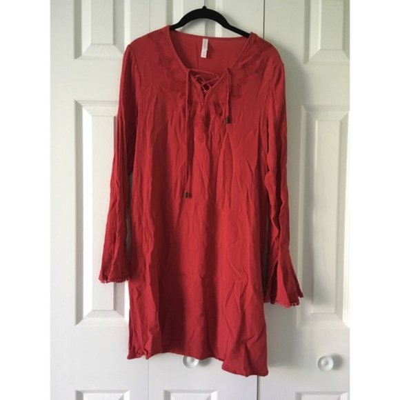 ❤️ CLOSET CLEAR OUT!! 🎉 Red Bell Sleeve Dress - Picture 1 of 4